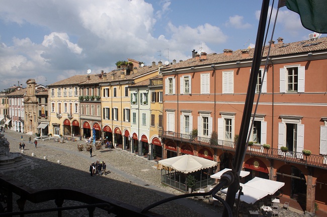 Cesena - Piazza nuove tende