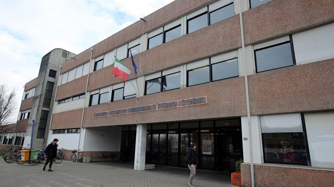 Provincia di Modena: Scuola caldaia in blocco al Corni (Polo Leonardo)